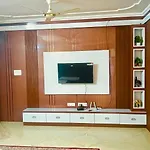 Luxury 3 Bhk Apartment 15 Mins From Kashi Vishwanath Temple