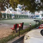Luxury 3 Bhk Apartment 15 Mins From Kashi Vishwanath Temple