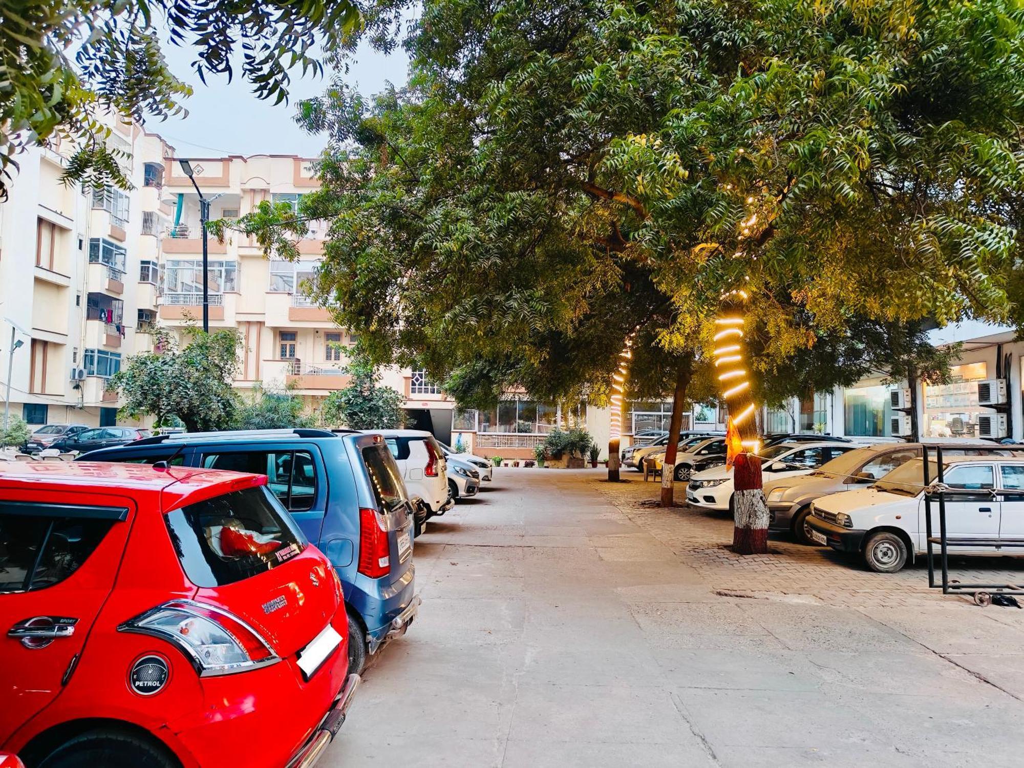 Luxury 3 Bhk 15 Mins From Kashi Vishwanath Temple Varanasi
