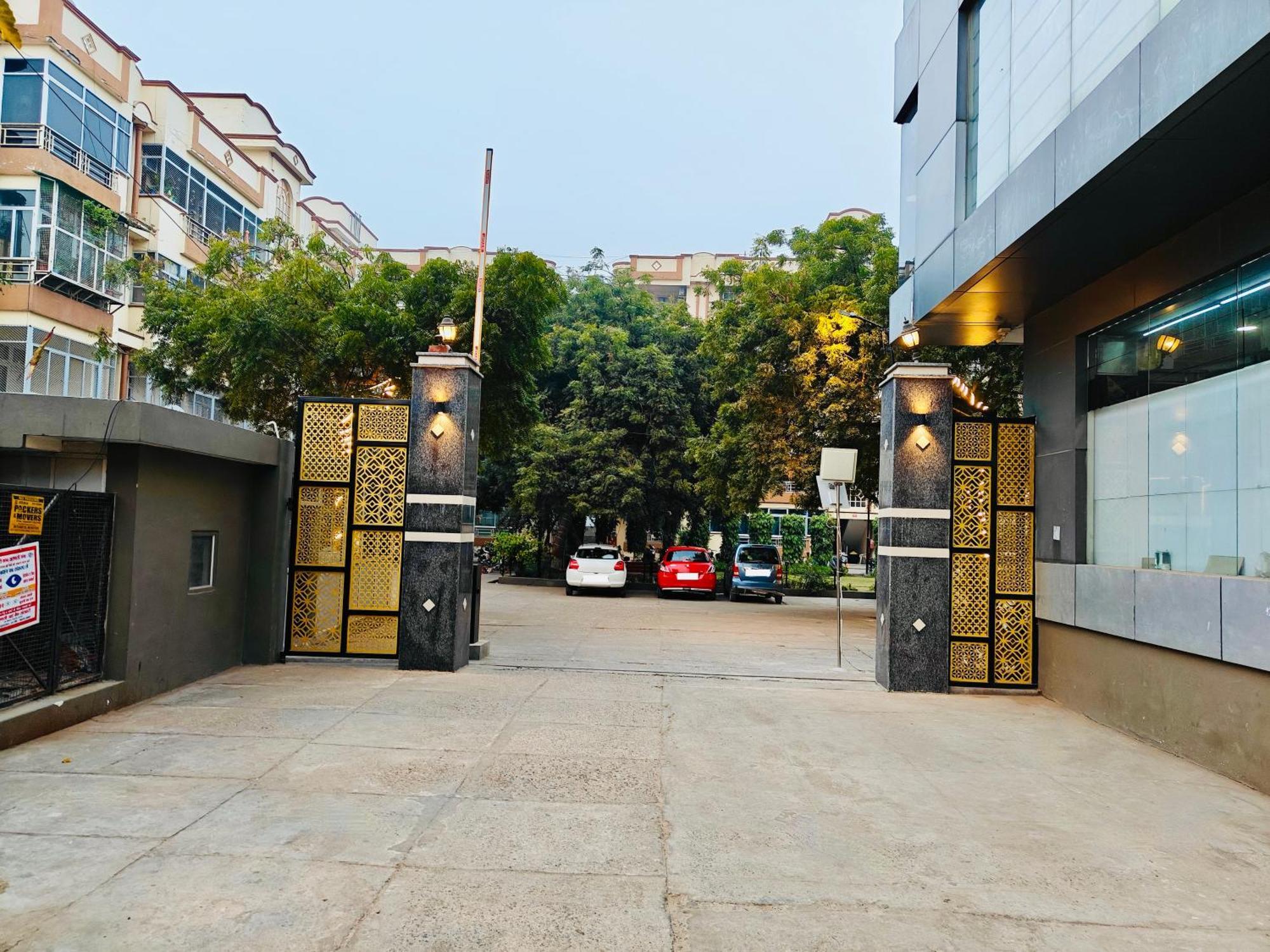 Apartment Luxury 3 Bhk 15 Mins From Kashi Vishwanath Temple
